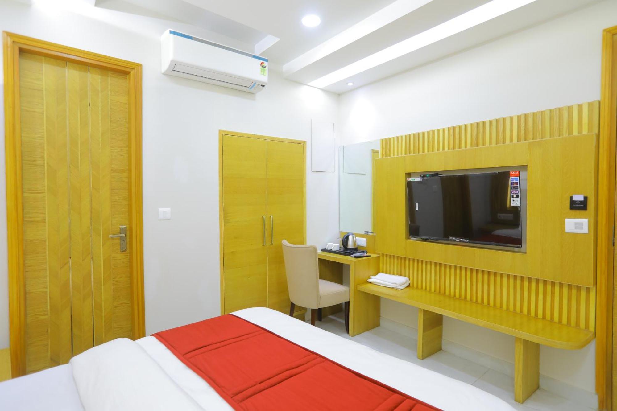 Hotel Glitz - Walk In From New Delhi Railway Station Nova Deli Exterior foto