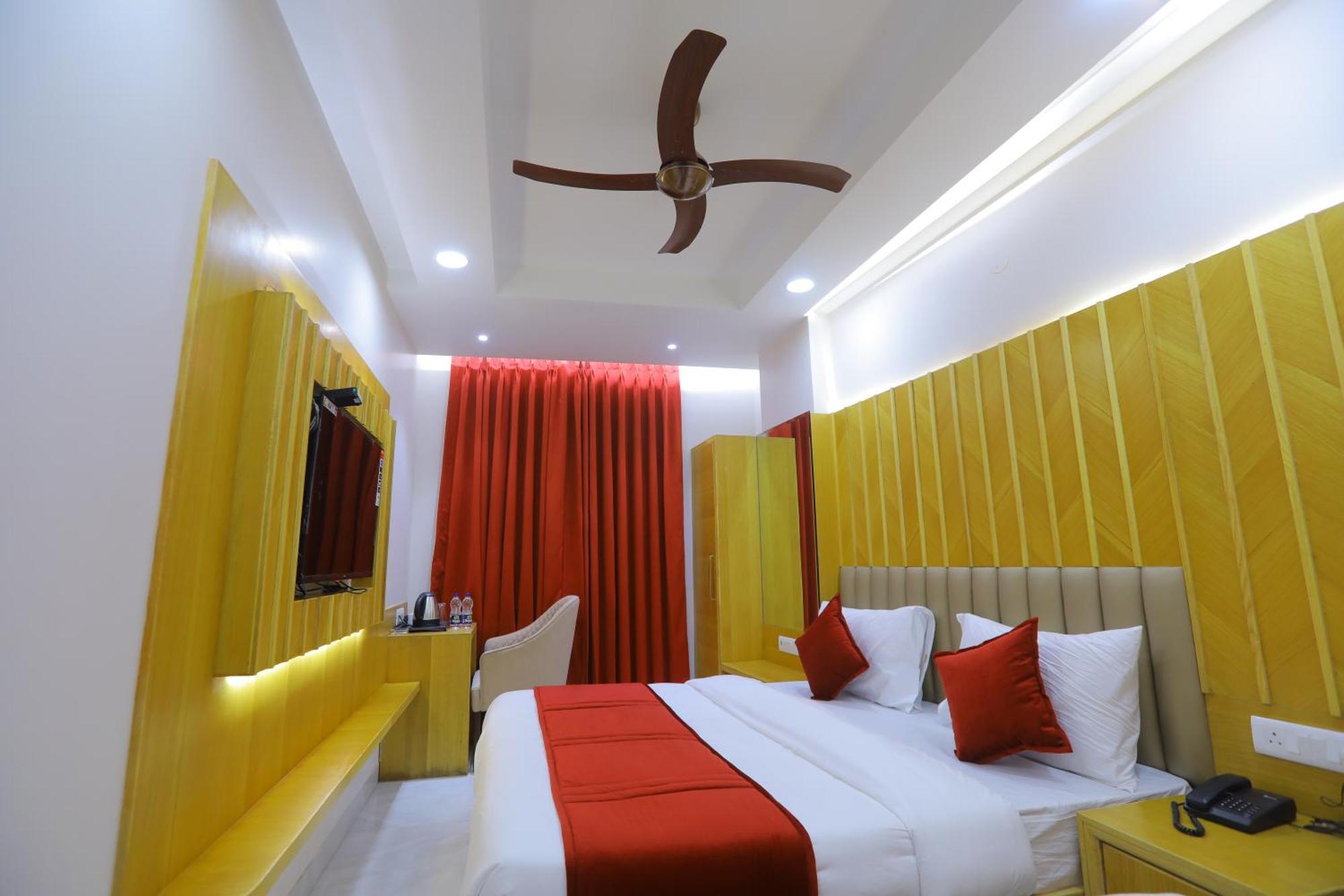 Hotel Glitz - Walk In From New Delhi Railway Station Nova Deli Exterior foto