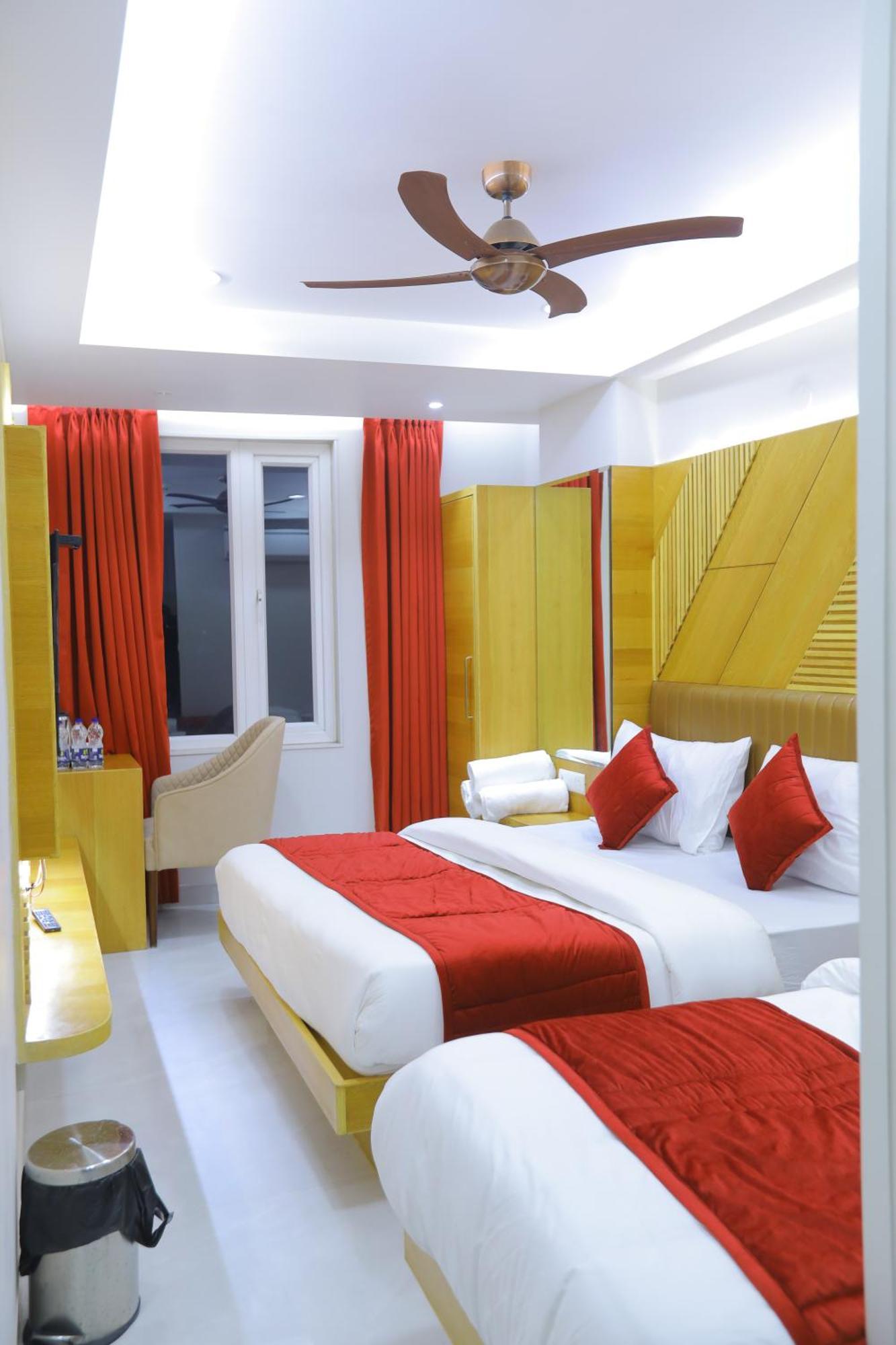 Hotel Glitz - Walk In From New Delhi Railway Station Nova Deli Exterior foto