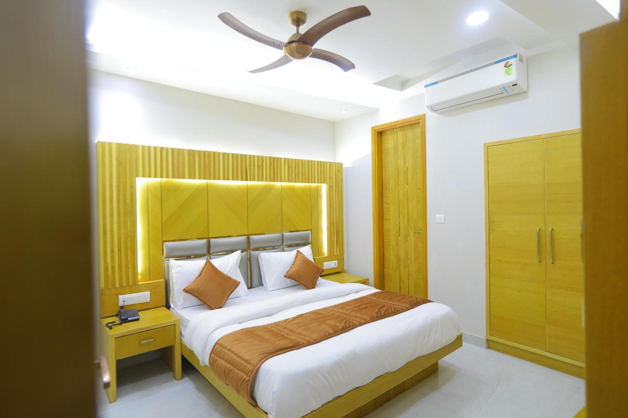 Hotel Glitz - Walk In From New Delhi Railway Station Nova Deli Exterior foto