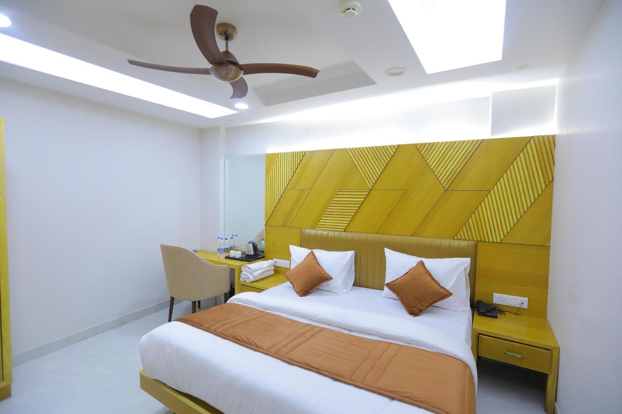 Hotel Glitz - Walk In From New Delhi Railway Station Nova Deli Exterior foto