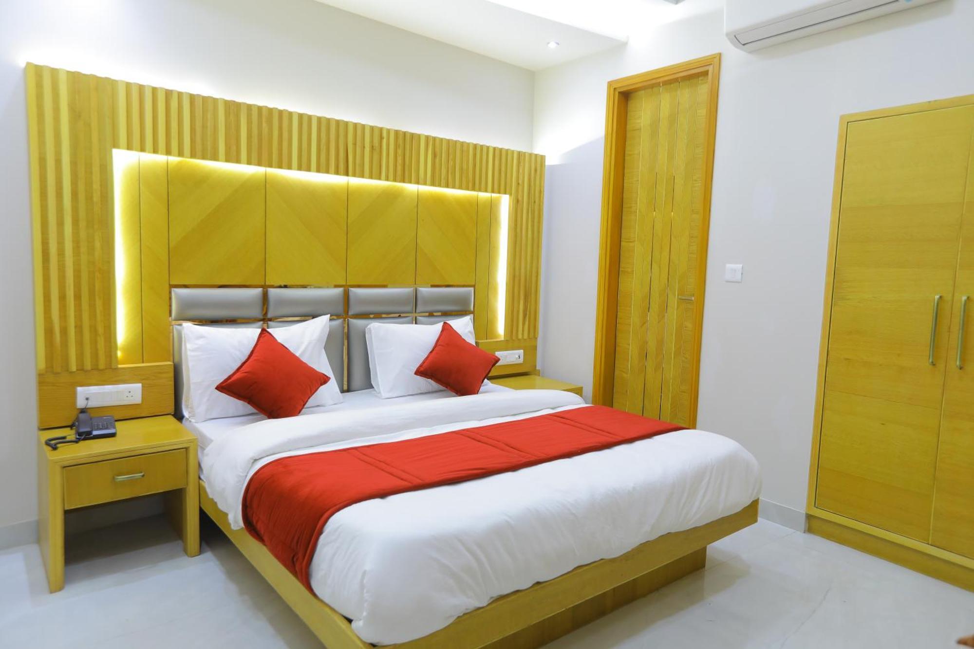 Hotel Glitz - Walk In From New Delhi Railway Station Nova Deli Exterior foto