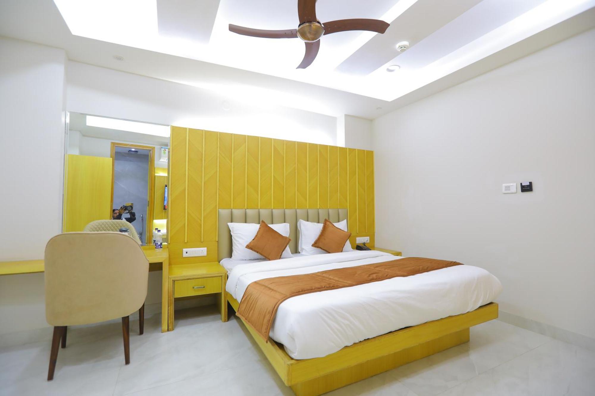 Hotel Glitz - Walk In From New Delhi Railway Station Nova Deli Exterior foto