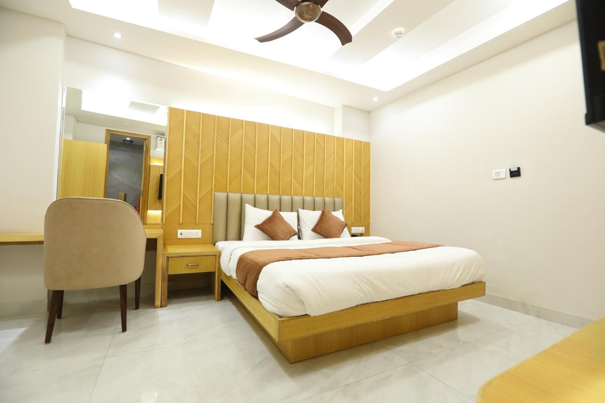 Hotel Glitz - Walk In From New Delhi Railway Station Nova Deli Exterior foto